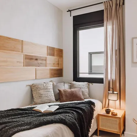 Apartment Ferrat - 3 Bedrooms In Eixample Esquerra