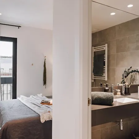 Lägenhet Ferrat - 3 Bedrooms In Eixample Esquerra Barcelona