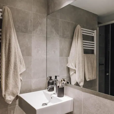 Ferrat - 3 Bedrooms In Eixample Esquerra Apartament Barcelona