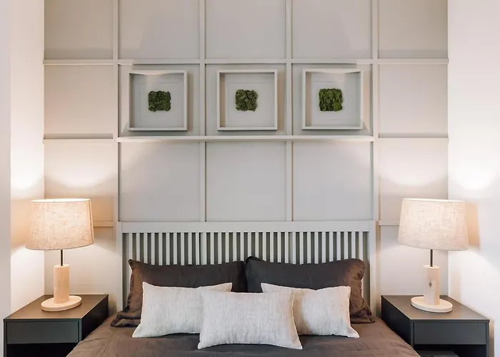 Ferrat - 3 Bedrooms In Eixample Esquerra *