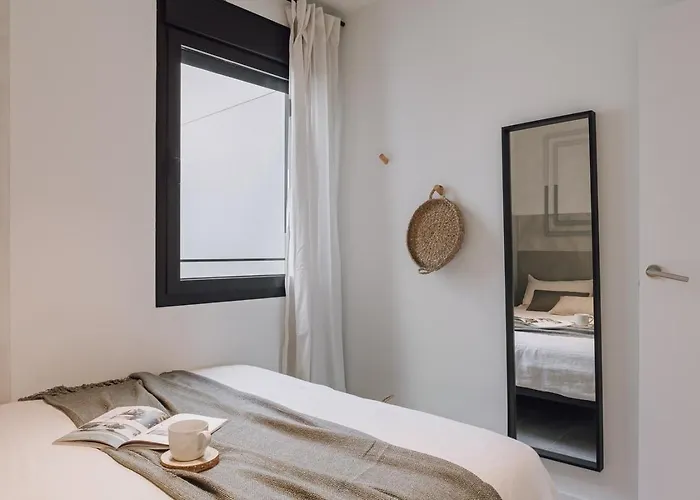 Ferrat - 3 Bedrooms In Eixample Esquerra * Барселона