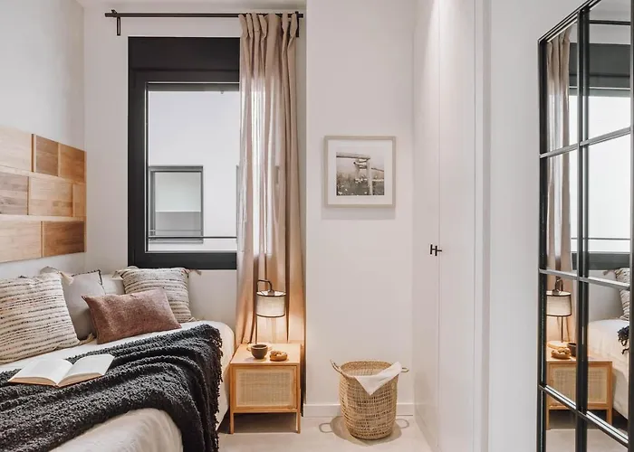 Ferrat - 3 Bedrooms In Eixample Esquerra Апартаменты *