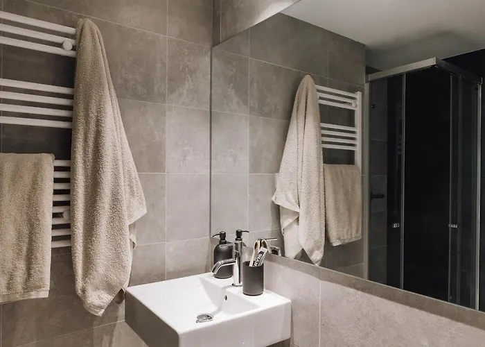 Ferrat - 3 Bedrooms In Eixample Esquerra Апартаменты Барселона